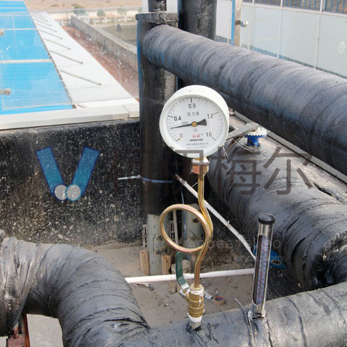 美的中央空調(diào)風(fēng)冷熱泵模塊機(jī)組-武漢德寶機(jī)電江夏區(qū)廠房安裝案例